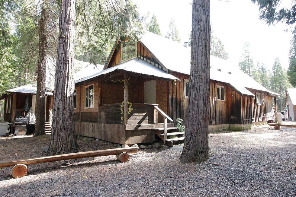 EDGEWOOD ESCAPE Butte Meadows Cabins