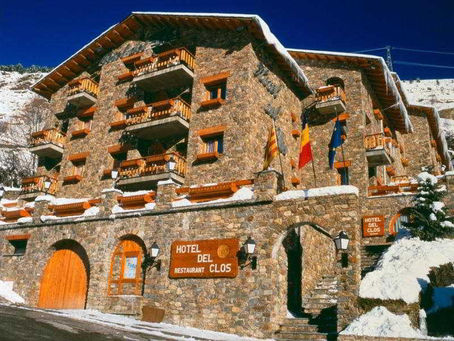 Els avantatges de col·locar parquet de roure en una habitació d’hotel: Hotel el Clos