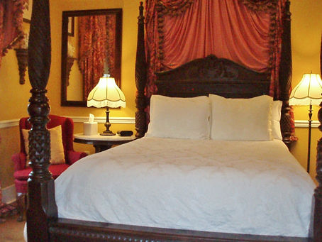 A Five-Star Garden Retreat: Joshua Driggs’ Review of our Louisiana Bed and Breakfast