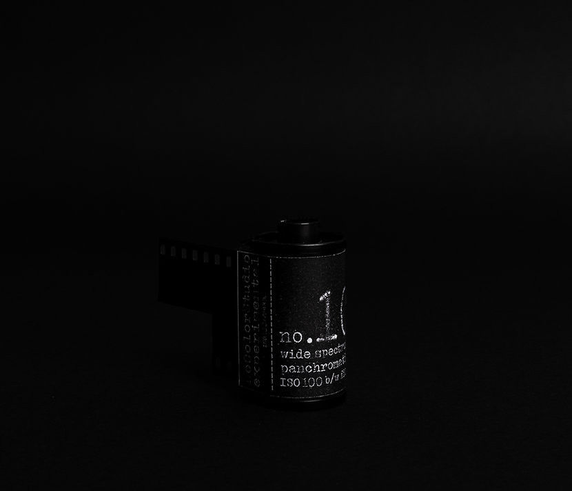 Thumbnail: NoColorStudio No.10 black/white 35mm film