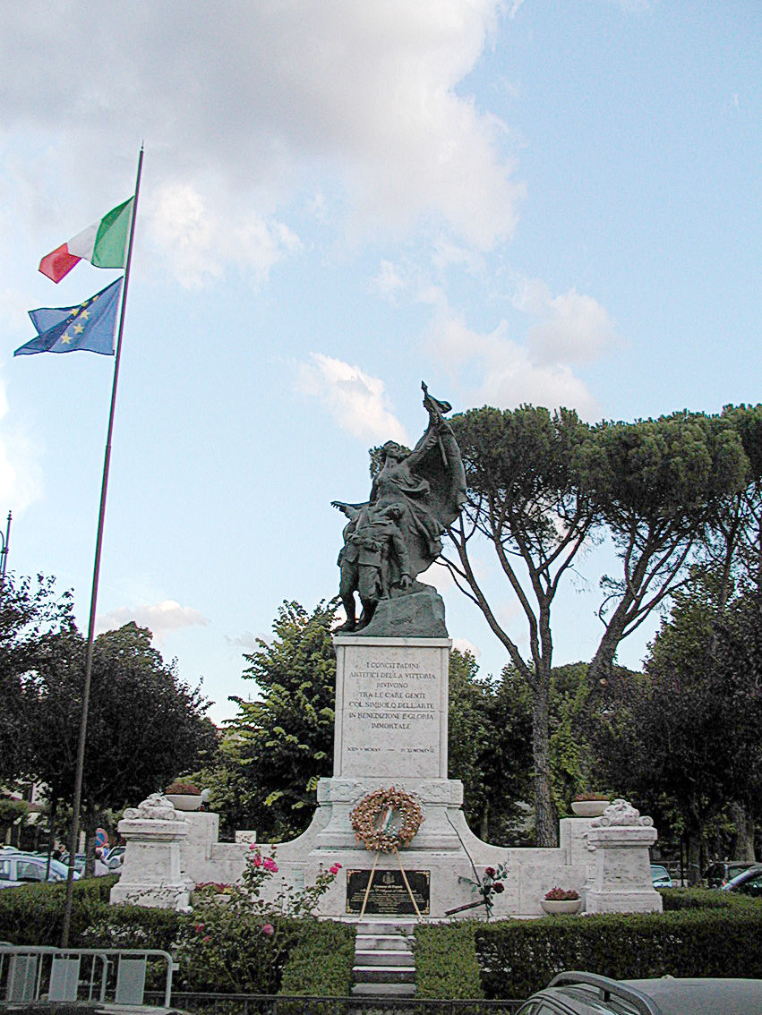 Oorlogsmonument op Piazza ingericht door D'Ascanio Foto van Ra Boe - Wiki Commons