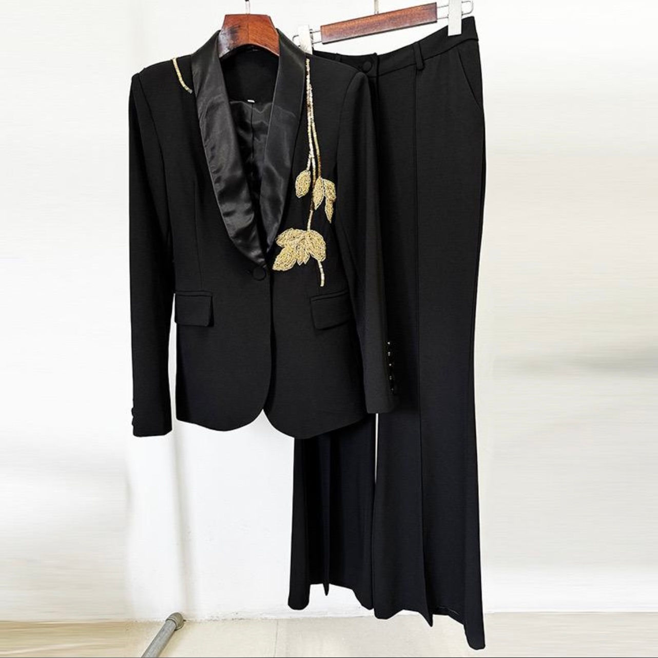 Black Leaf Elegance Suit