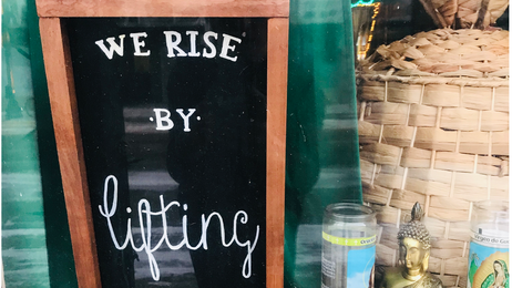 ❤️WE RISE BY LIFTING OTHERS ❤️