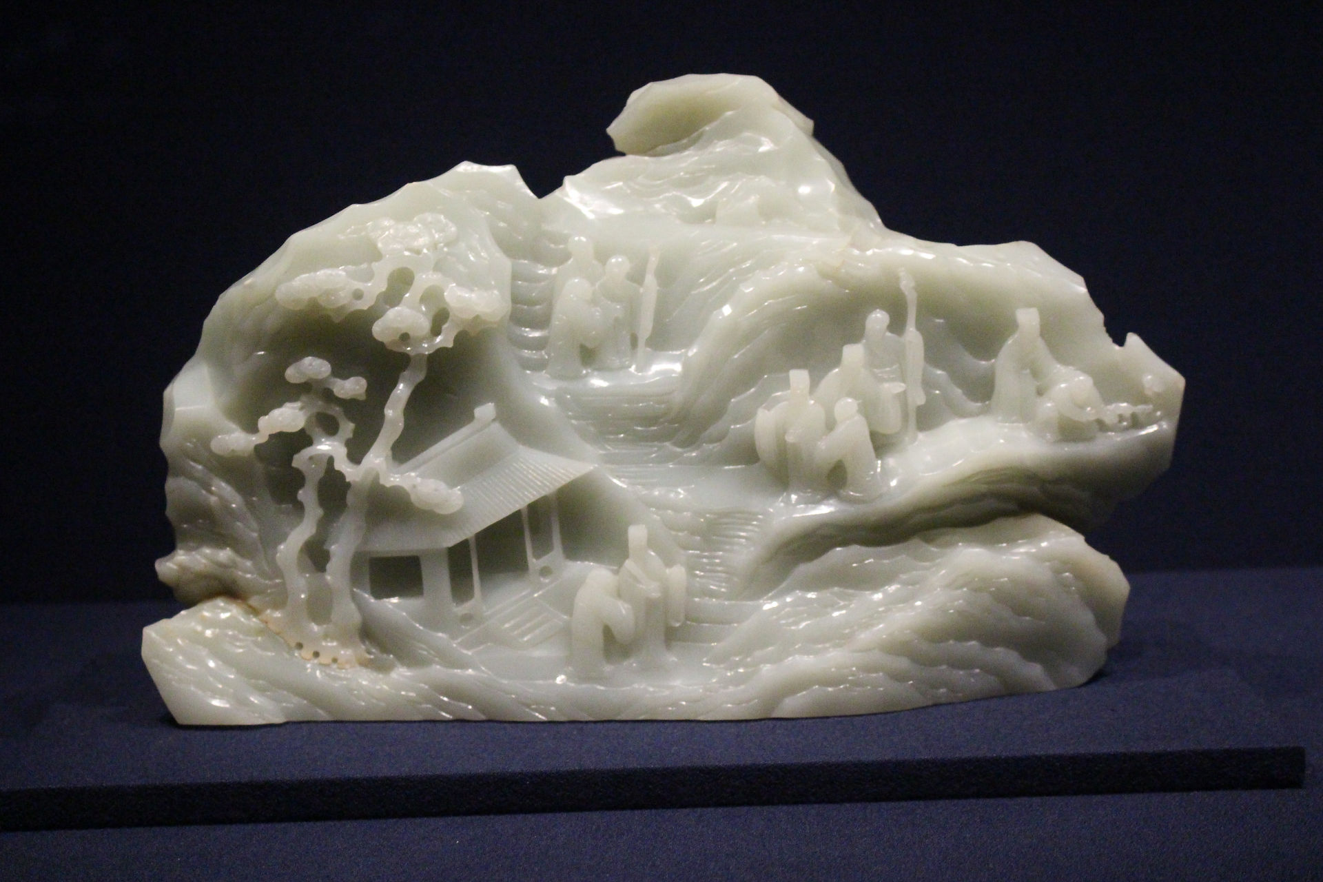 An amazing Qing jade sculpture