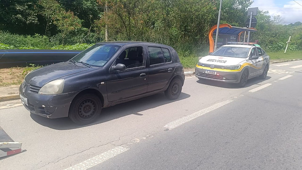 Polícia Rodoviária apreende carro com mais de 700 multas em 2026 na Estrada dos Romeiros
