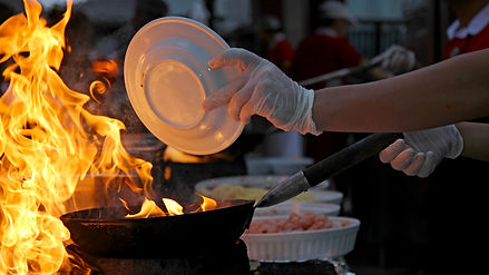 Chef-at-work---Flambe-cooking-513598748_
