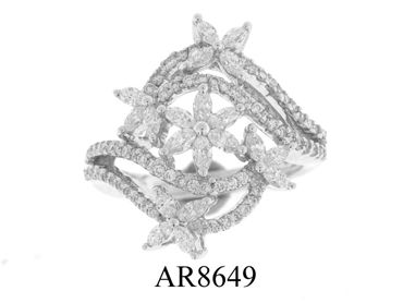 8649