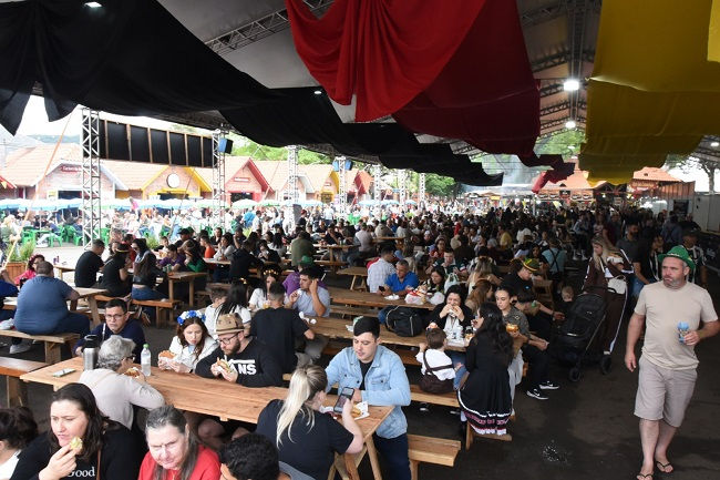 Empresas interessadas em pontos gastronômicos da 41ª Oktoberfest já podem se inscrever