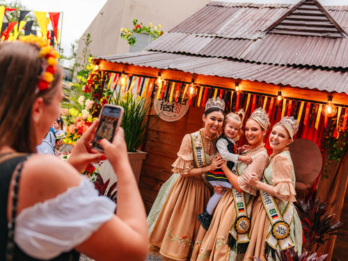 Oktoberfest reinicia com entrada gratuita nesta quinta-feira