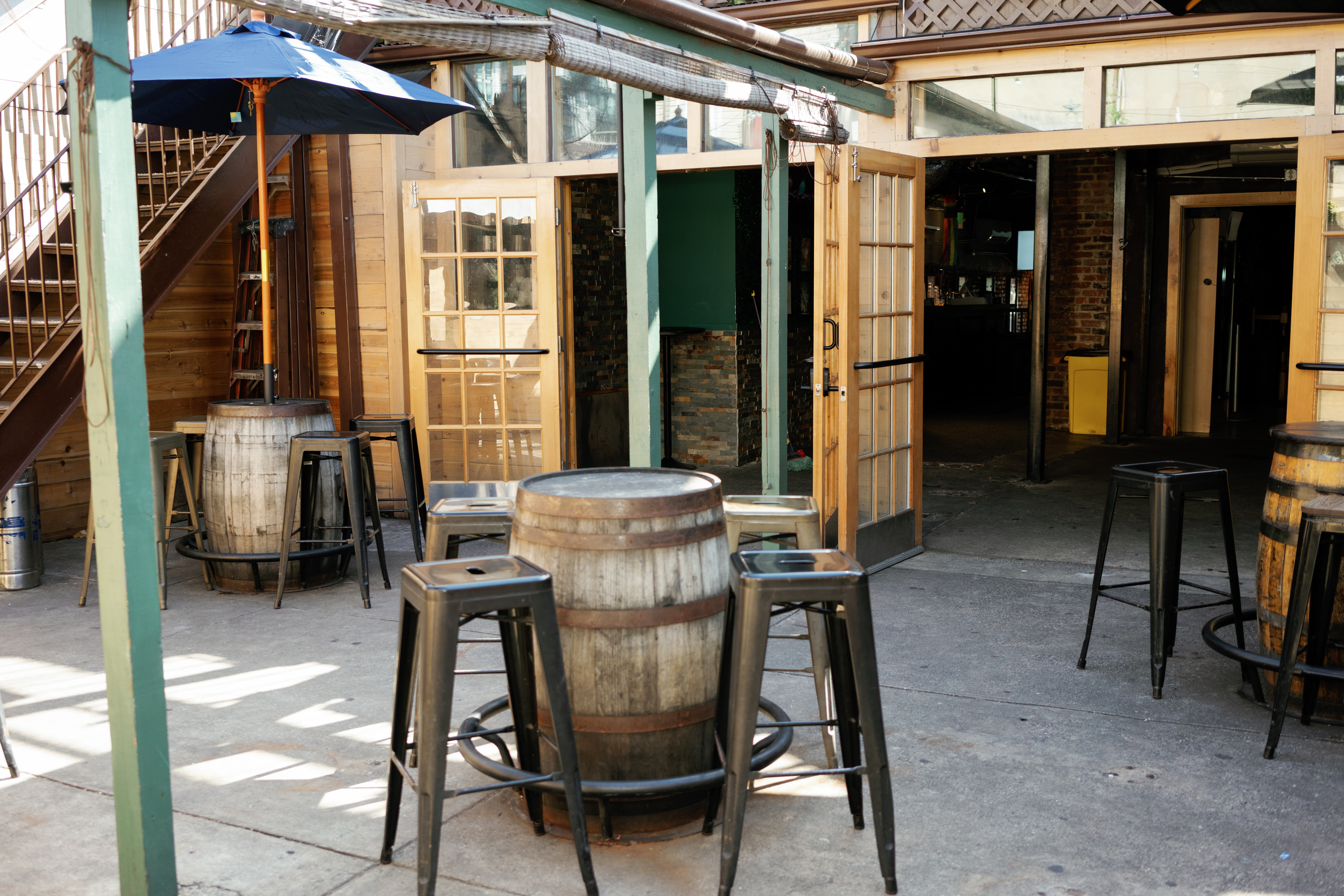 Saturday Happy Hour at Kiki