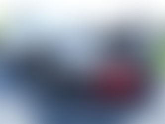 Avó e criança ficam feridas em colisão entre moto e caminhonete