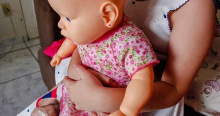 Menina de 2 anos é estuprada por homem de 56 anos em MT; acusado é preso