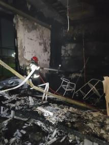 Churrasqueira a gás explode e deixa 4 feridos em condomínio; veja vídeo