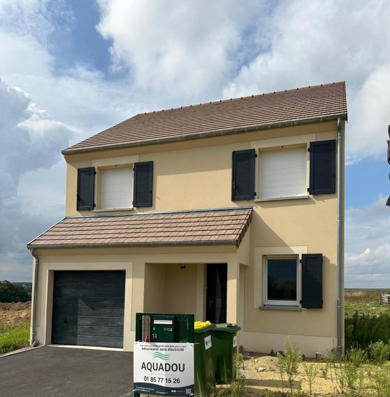 LES ESSARTS LE ROI - GARE - PROCHE N10 - Maisons Le Masson