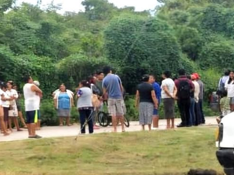 Reportan Bloqueo de la carretera Zaragoza-Cosoleacaque por falta de luz