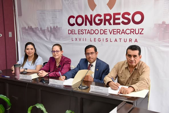 Firman Congreso y Universidad de Xalapa convenio de colaboración
