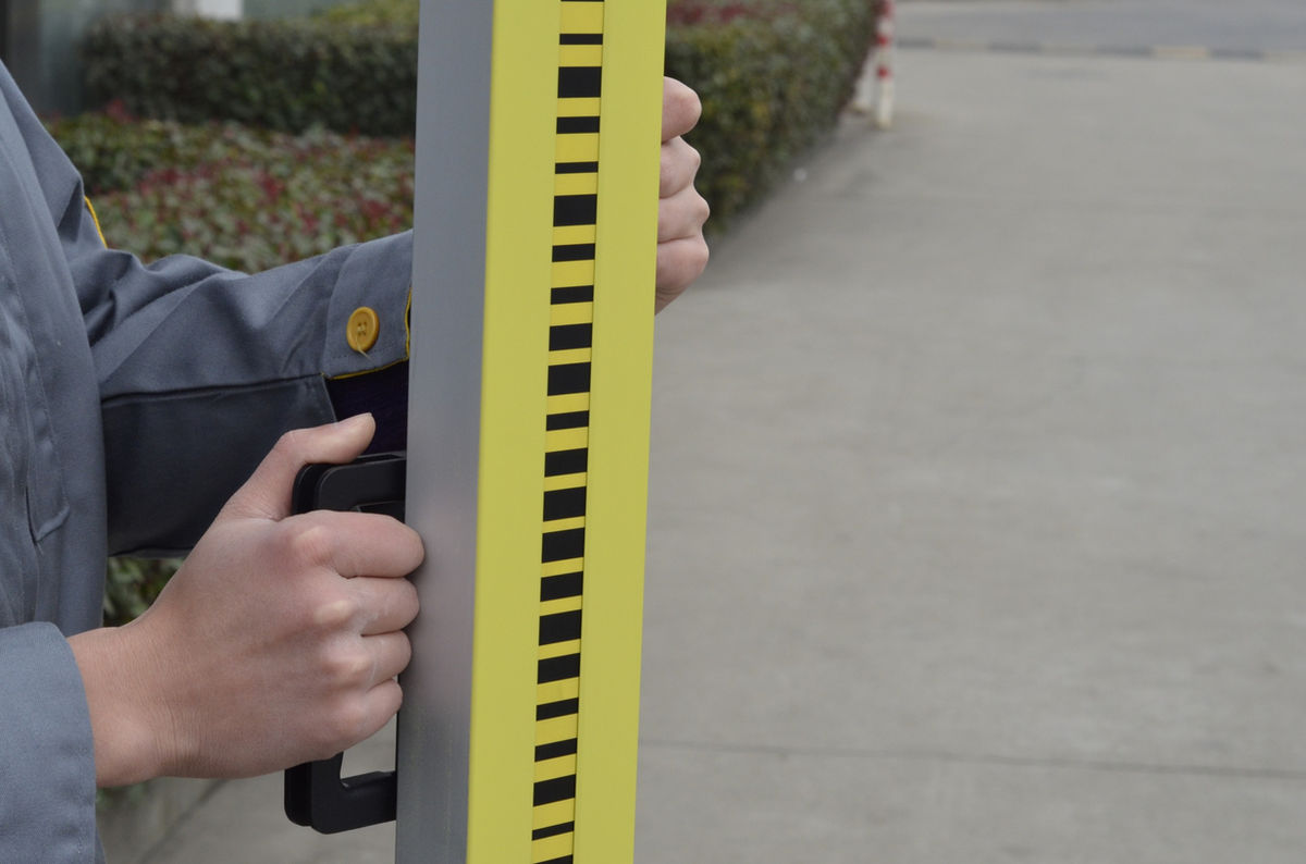 DLS-03: 0.3 mm with Invar Staff