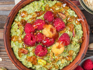 Oatmeal Matcha Porridge