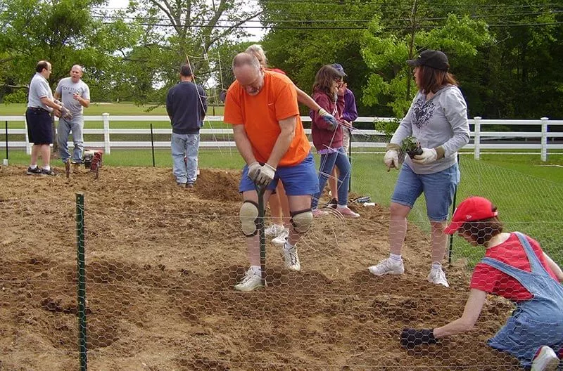 Beth-Or-Planting-Day.jpg.webp