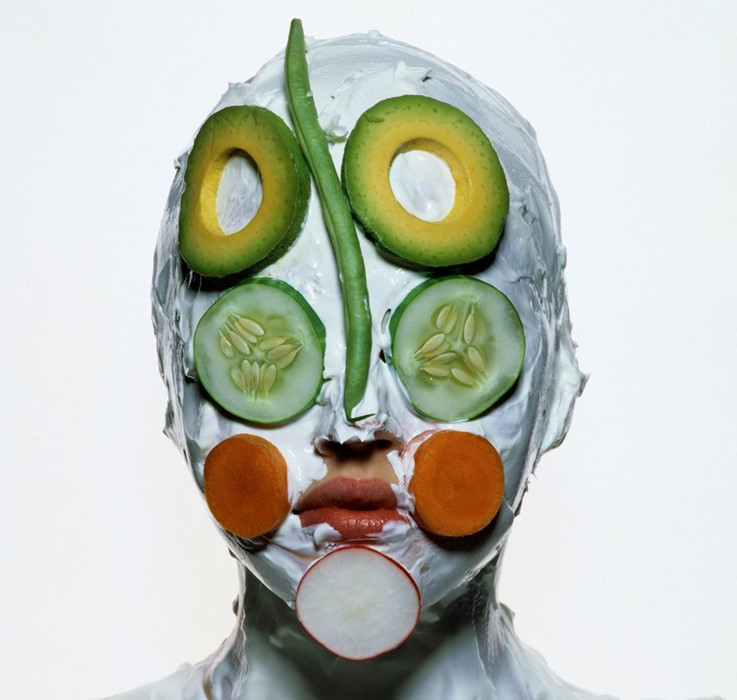 DIY face mask with edible ingredients
