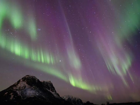 TORMRNTA SOLAR , PROVOCA AURORAS POLARES.
