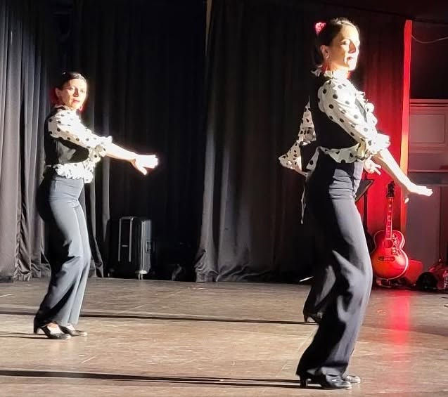 [SPECTACLE DANSE FLAMENCO]

CIE de L'Atelier flamenco© à Toulouse. 

Chorégraphie Soledad CUESTA