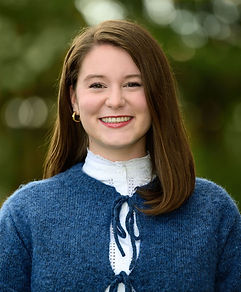 Laura 1500x2000-min.jpg