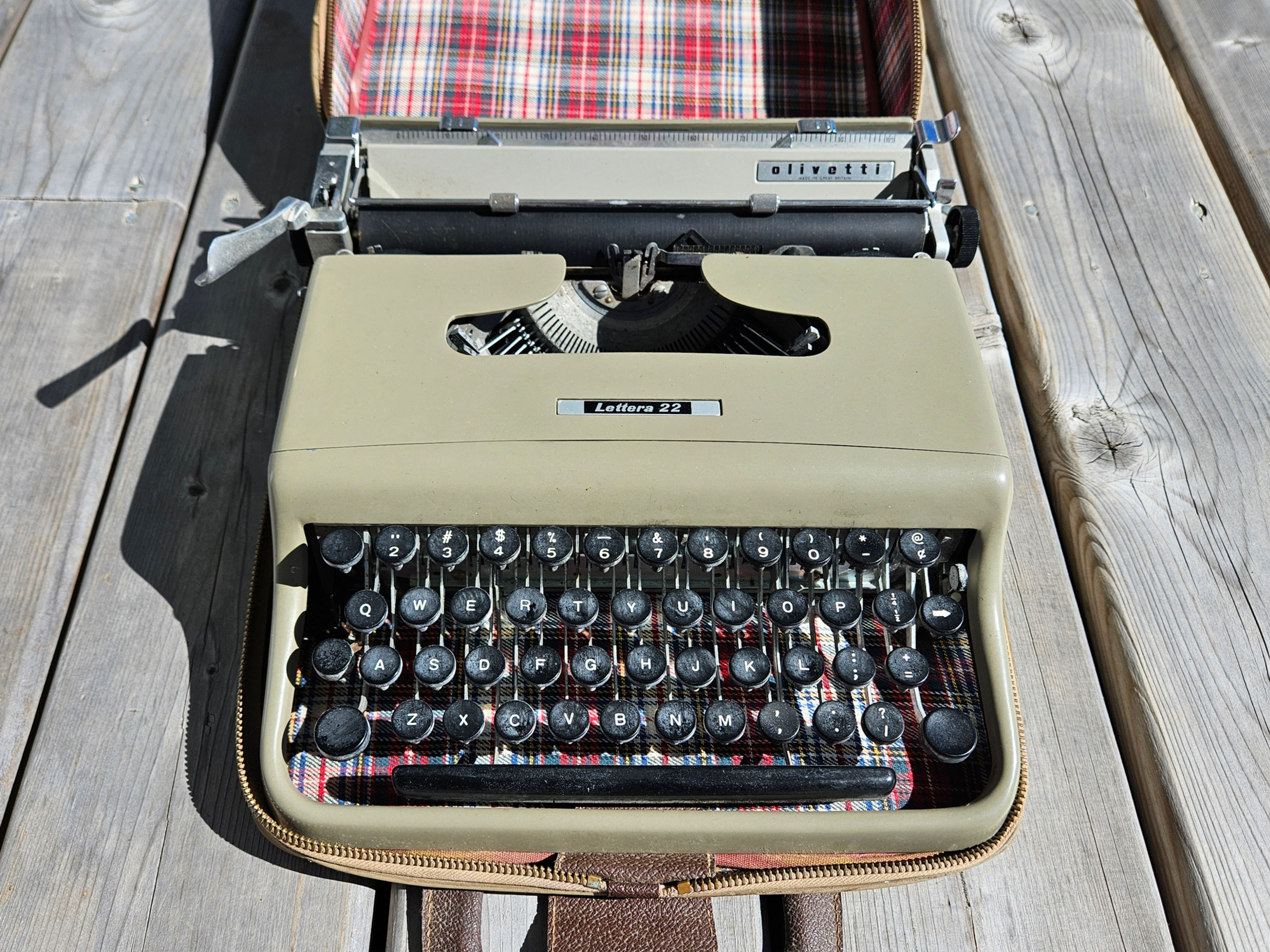 typewriter front view