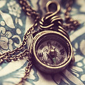 Pendentif boussole vintage