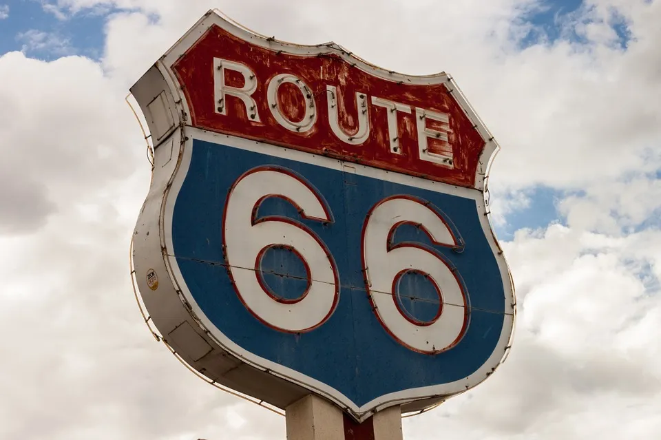 Route-66-Las-Vegas-to-Grand-Canyon-sign.webp
