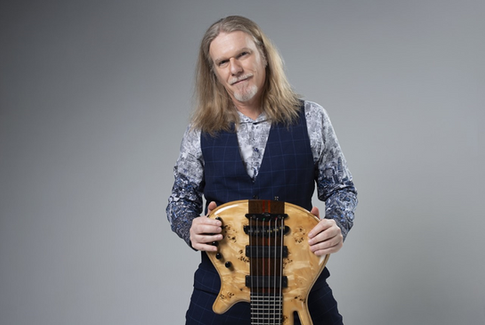 HUMBERTO GESSINGER APRESENTA "QUATRO CANTOS DE UM MUNDO REDONDO" NO TOKIO MARINE HALL
