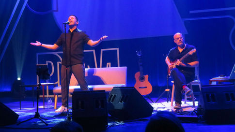 Pedro Mariano faz show intimista em São Paulo