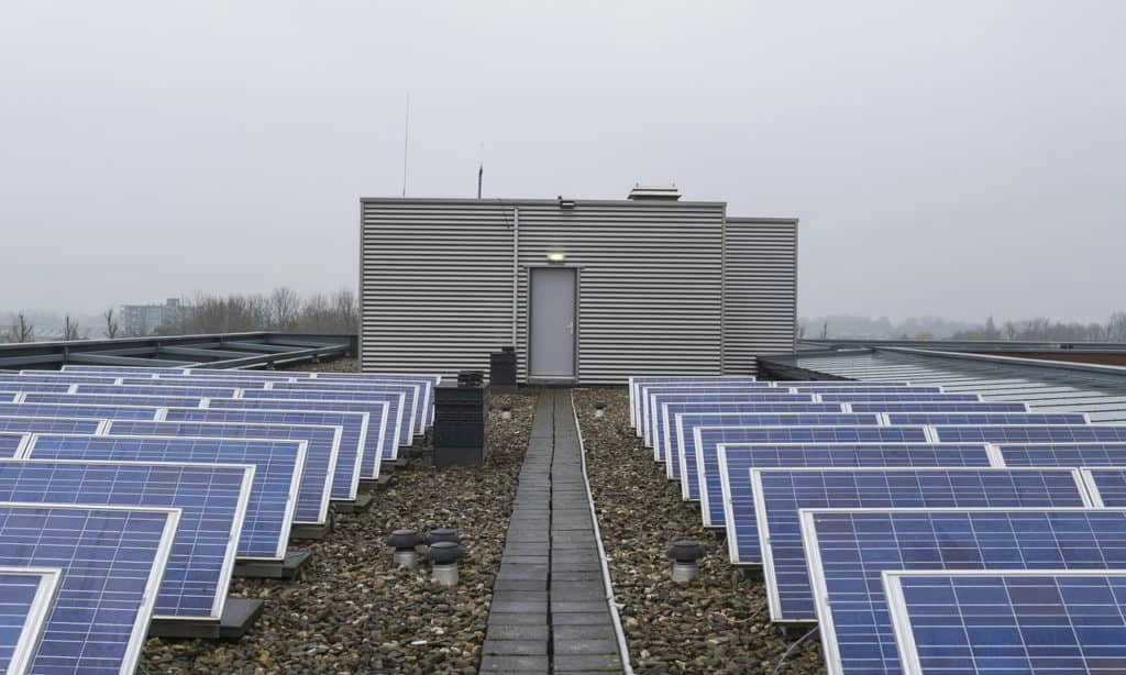 Solarni paneli, krov zgrade
