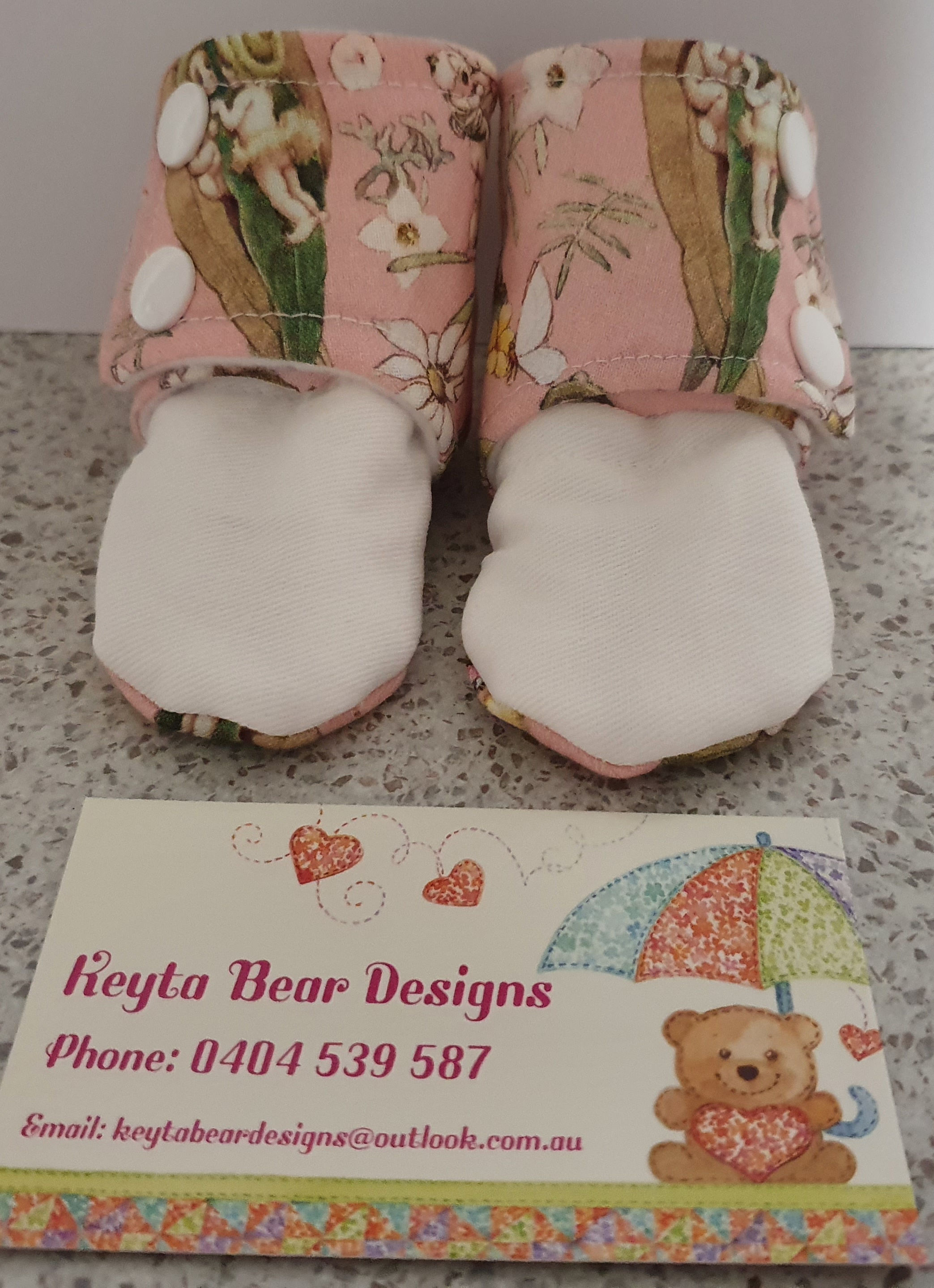 Stay-on Booties Size 0-3 Months May Gibbs Gumnut Baby