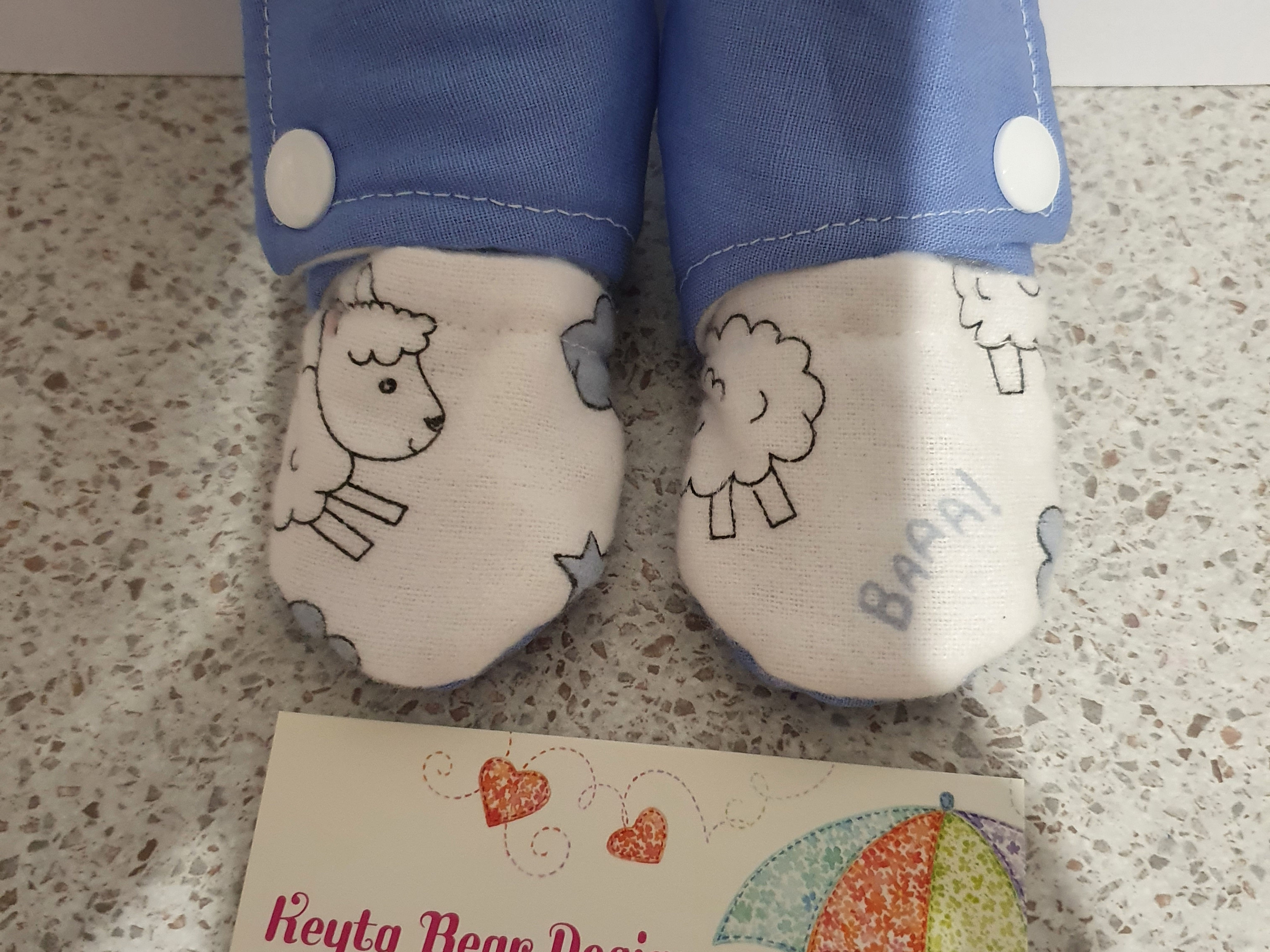 Stay-on Booties Size 0-3 Months Sheep