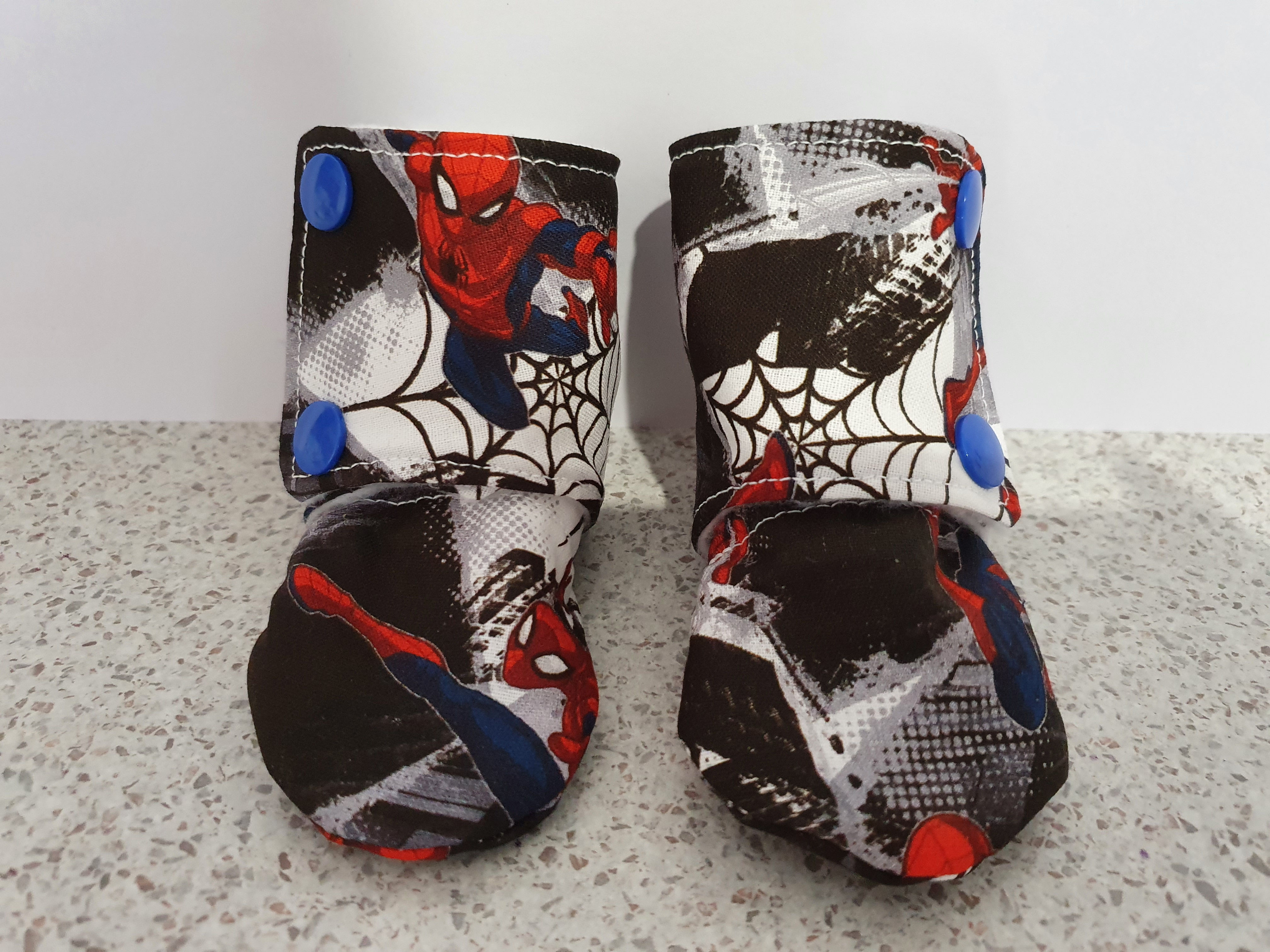 Stay-on Booties Spiderman Size 3-6 Months