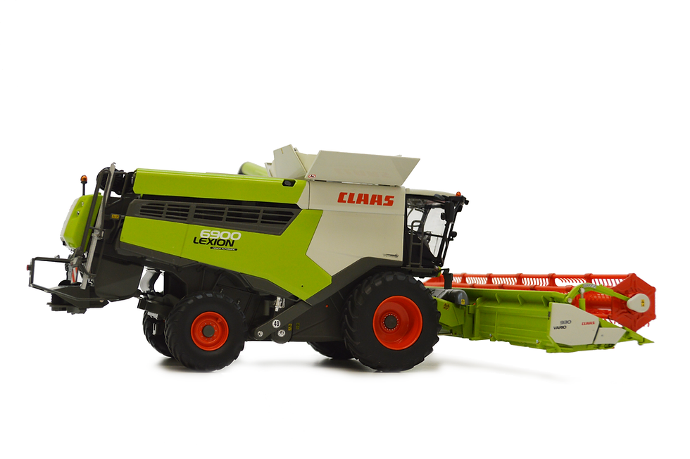 Thumbnail: Claas Lexion 6900 with Vario 930