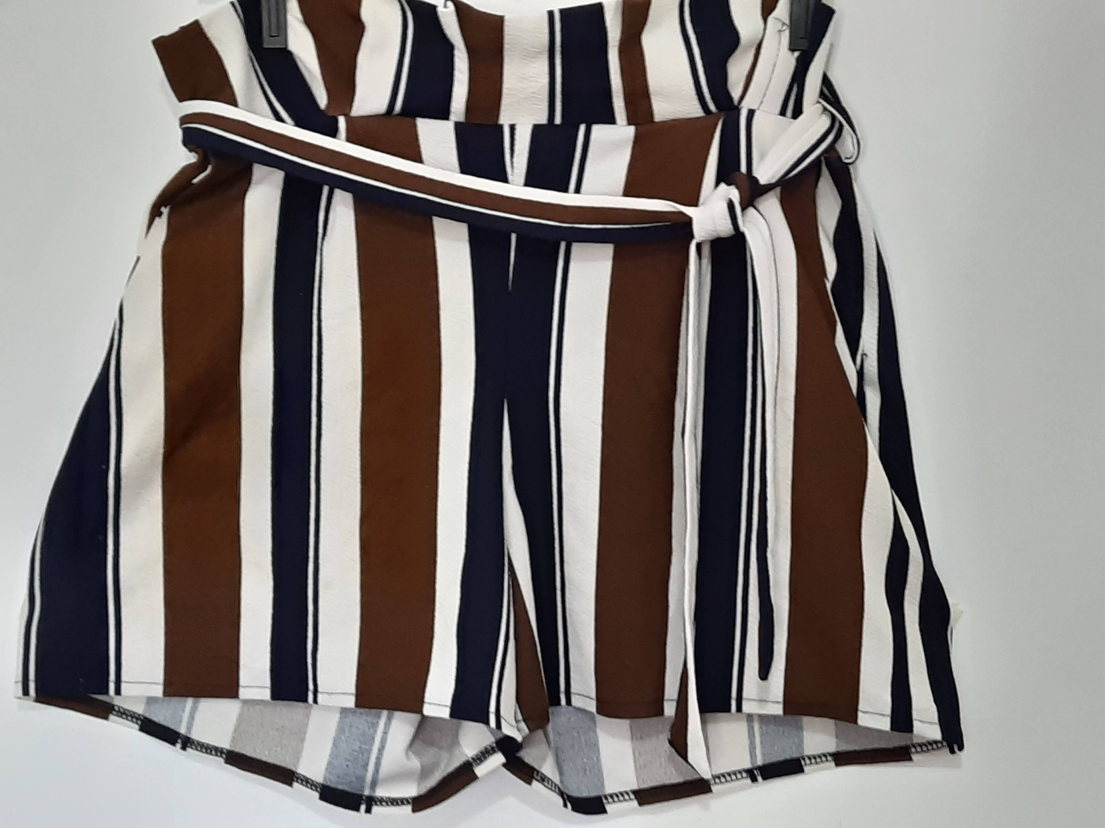 Shorts Marrom -Tam G