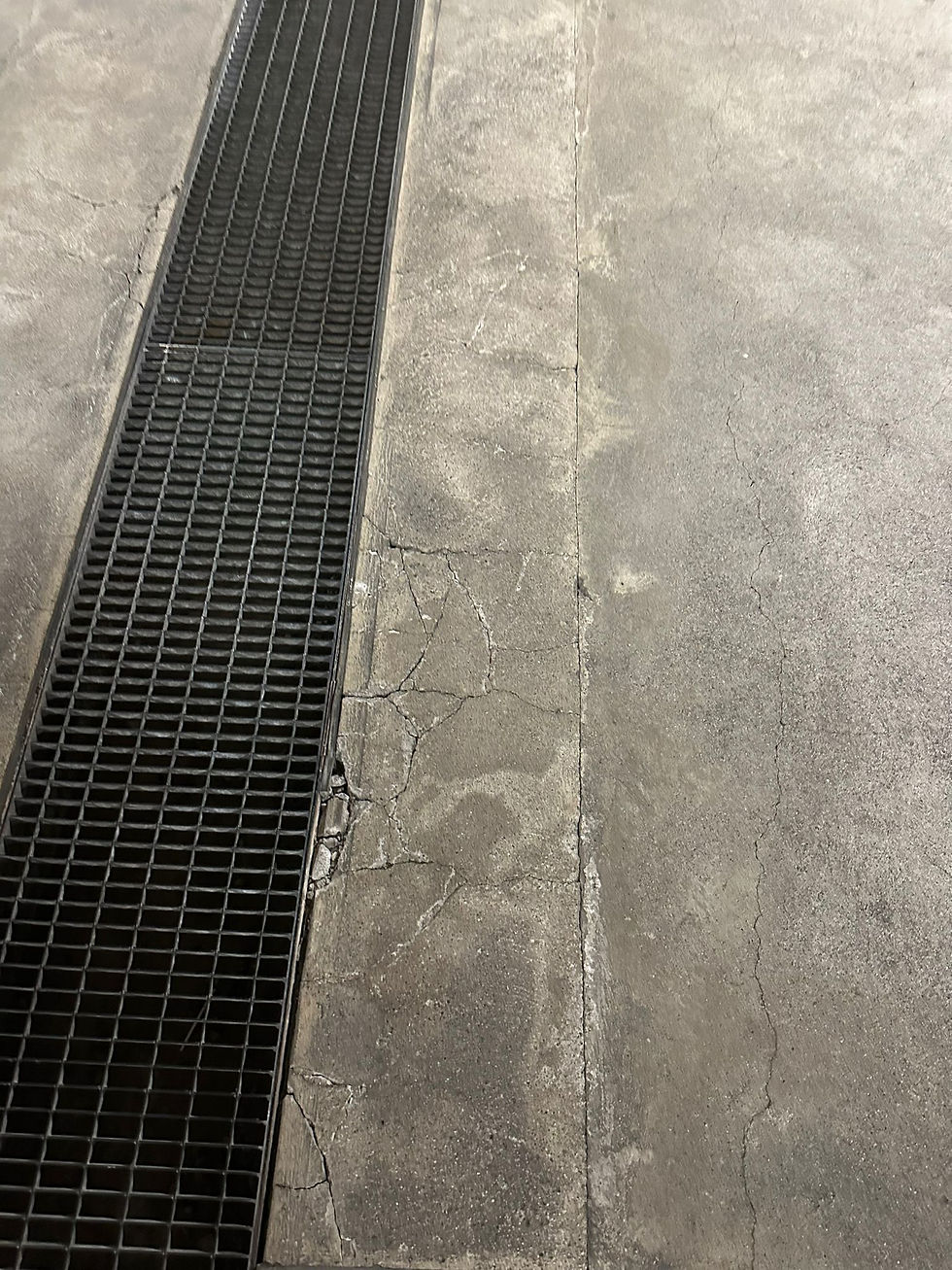 BeckerBau GmbH Ablaufrinne saniert und ein teil auf Wunsch Ausbetoniert