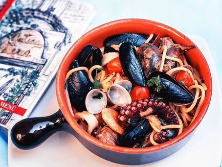 Pignatiello ai frutti di mare freschi e pasta di Gragnano