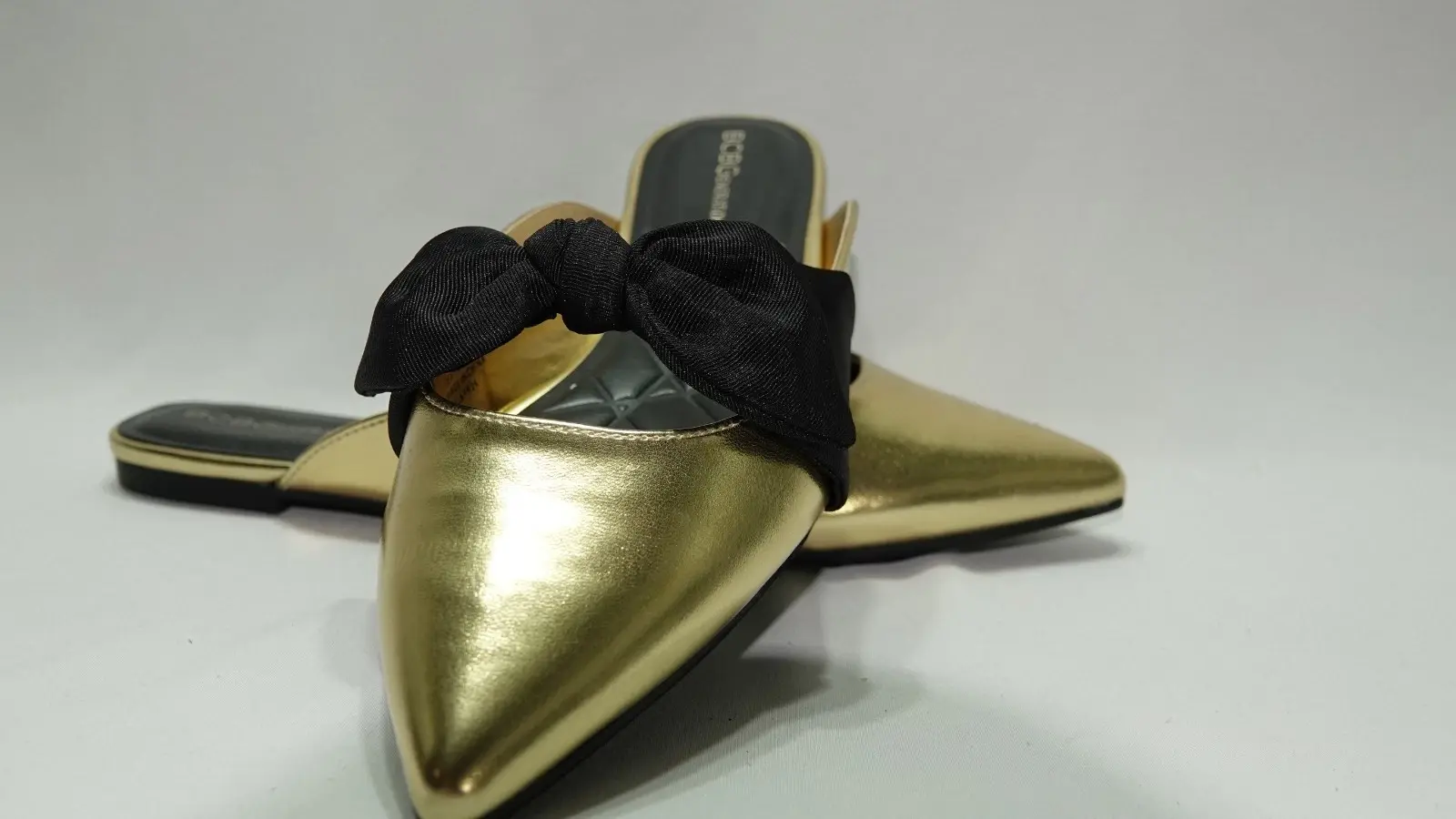 BCBGeneration Kandy Flat