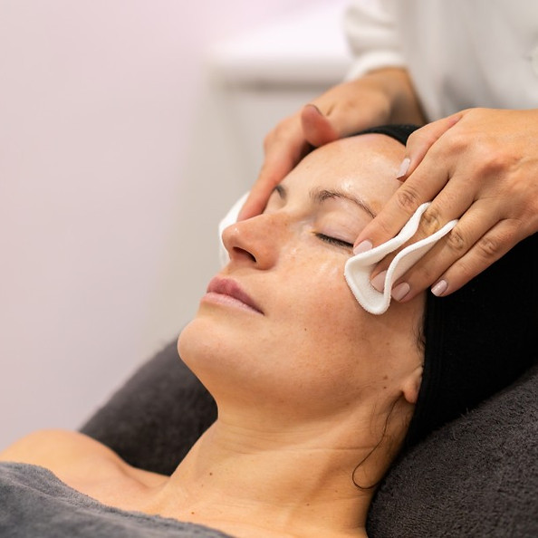 Semi-permanent eyeliner in Dubai preparation at Eden Aesthetics Clinic