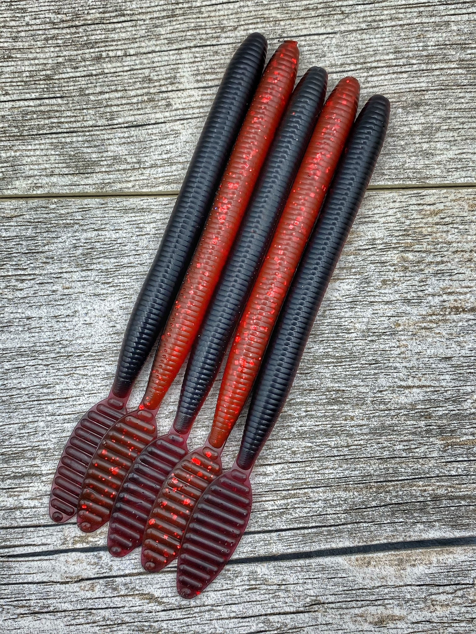 5" PADDLE TAIL WORMS- RED/BLACK LAMINATES
