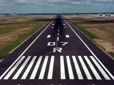 Aeropuerto de Puebla suspende operaciones por caída de ceniza del Popocatépetl
