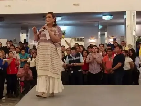 Xóchitl Gálvez es captada en avión privado; responde a las críticas