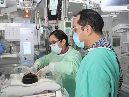 Por primera vez en su historia, IMSS retira tumor embrionario a recién nacida y le salva la vida