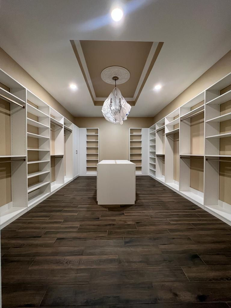 Walk-in closet