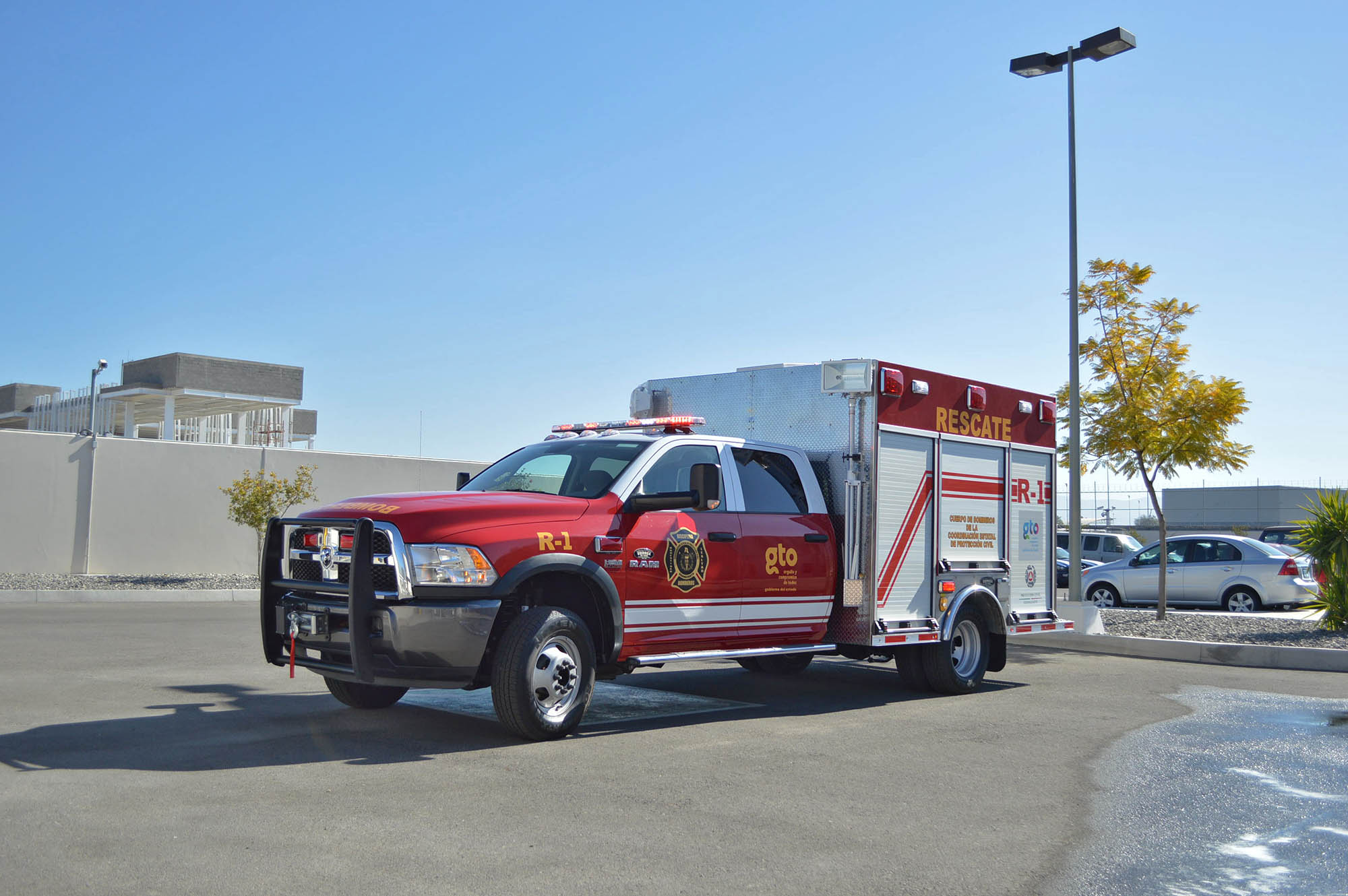 UNIDADES RESCATE & HAZMAT Quiroga Trucks