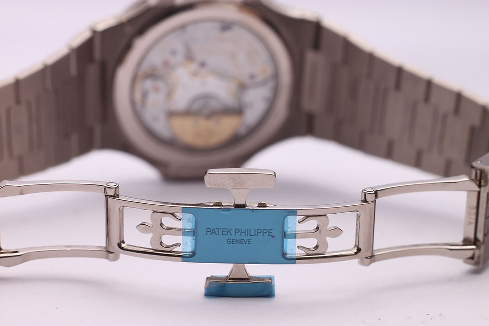 Miniatura: Patek Philippe Nautilus 5740G Perpetual Calendar Full Set 2026 Monaco clasp
