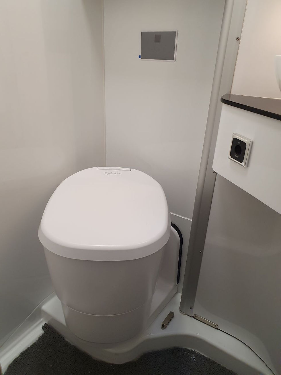 Miniaturbild: Clesana C1 Toilette inklusive Autarkpaket und Montage zum Komplettpreis